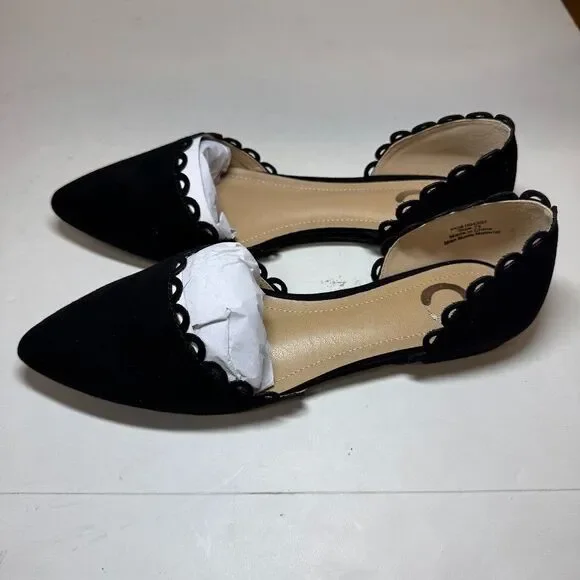 Journee Collection Womens 7.5 M Black Jezlin Scalloped Slip On Flats NIB GZ8 - Picture 2 of 4